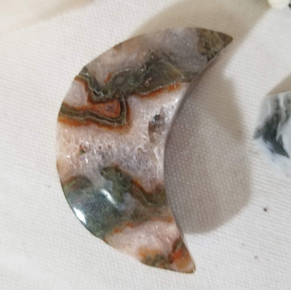 Red Moss Agate Crescent Moon - Picture 5 of 5